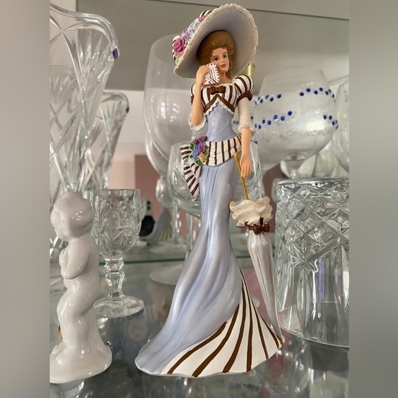 THOMAS Kinkade Ladies of Lamplighter Village
Figurine Collectable High fashion - Picture 3 of 8